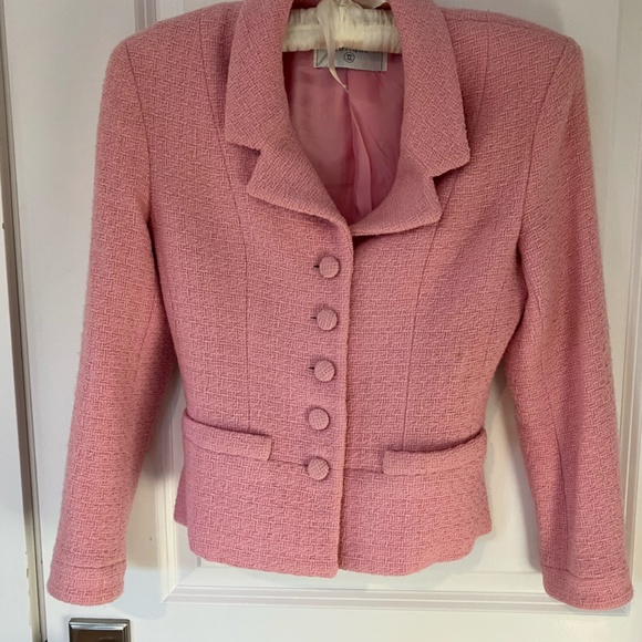 Vintage CHANEL Boucle Wool Suit Jacket in Pink - Picture 1 of 6